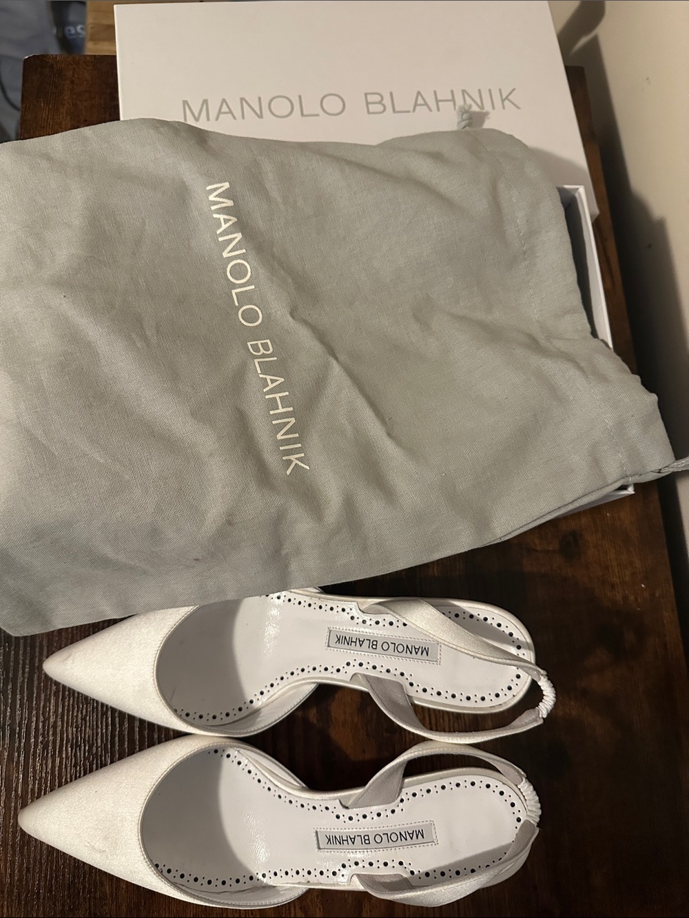 Manolo Blahnik Carolyne bridal satin White Pointed Toe Slingback Heels - Picture 4 of 5